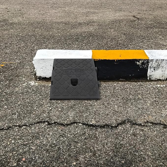 Plastic Slope Ramp Mat 10pcs 25X27X7Cm Outdoor Threshold Ramp Cushion Portable for Wheelchair and Vehicle Access